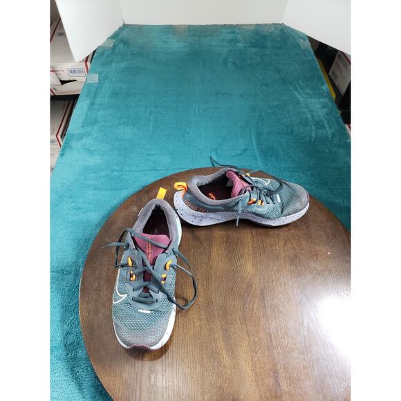 Nike React Pegasus Trail 4 GTX Shoes Womens 7.5 Gray Orange Waterproof Running - Picture 2 of 13